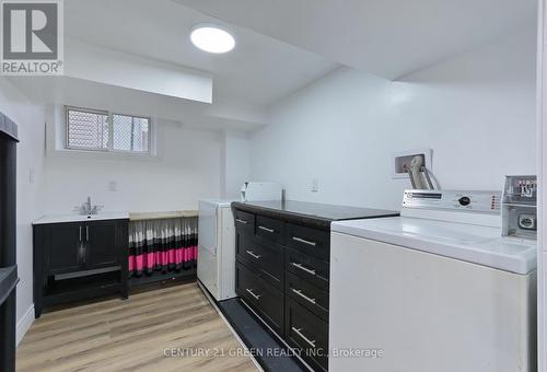 958 South Service Road, Mississauga, ON - Indoor Photo Showing Laundry Room