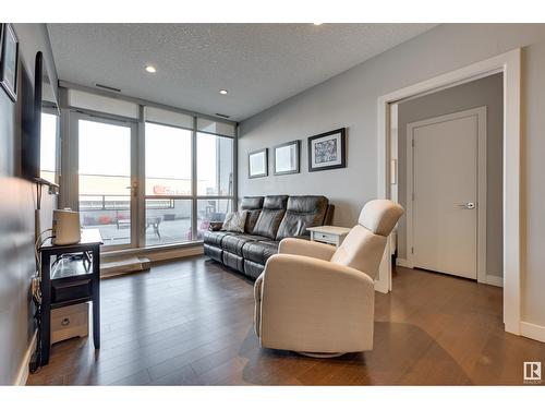 #505 10238 103 St Nw, Edmonton, AB - Indoor Photo Showing Living Room