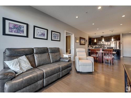 #505 10238 103 St Nw, Edmonton, AB - Indoor Photo Showing Living Room