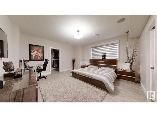 4152 Cameron Heights Pt Nw, Edmonton, AB - Indoor Photo Showing Bedroom