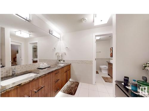 4152 Cameron Heights Pt Nw, Edmonton, AB - Indoor Photo Showing Bathroom