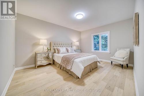 8 Elliotwood Court, Toronto, ON - Indoor Photo Showing Bedroom