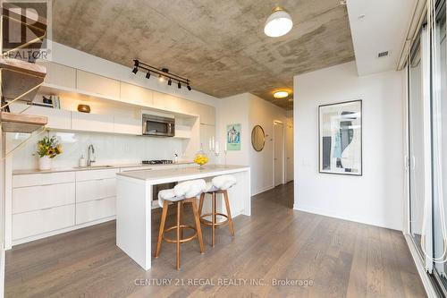 303 - 130 Rusholme Road S, Toronto, ON - Indoor Photo Showing Kitchen