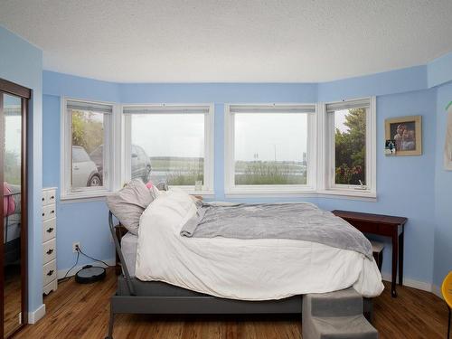 2-502 Dallas Rd, Victoria, BC - Indoor Photo Showing Bedroom