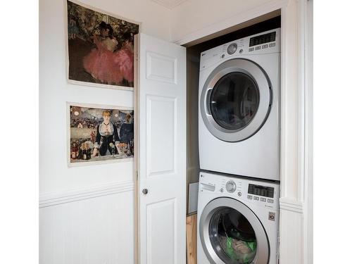 2-502 Dallas Rd, Victoria, BC - Indoor Photo Showing Laundry Room