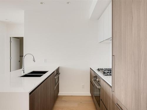 1603-2000 Hannington Rd, Langford, BC - Indoor Photo Showing Kitchen With Double Sink