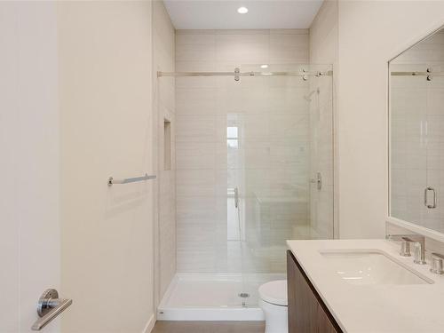 1603-2000 Hannington Rd, Langford, BC - Indoor Photo Showing Bathroom