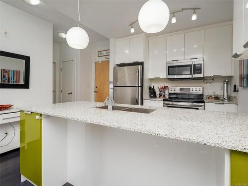 321-2871 Jacklin Rd, Langford, BC - Indoor Photo Showing Kitchen With Stainless Steel Kitchen With Upgraded Kitchen