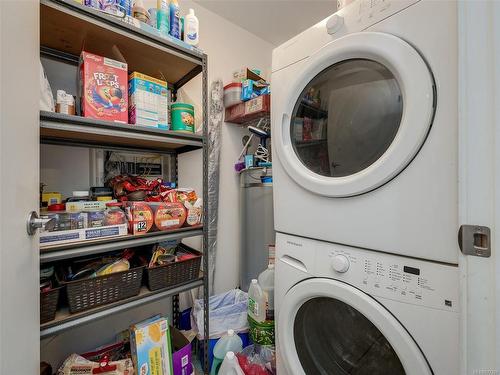 321-2871 Jacklin Rd, Langford, BC - Indoor Photo Showing Laundry Room