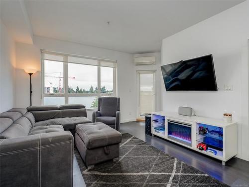 321-2871 Jacklin Rd, Langford, BC - Indoor Photo Showing Living Room