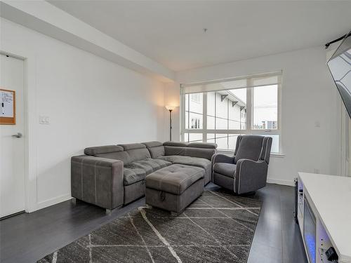 321-2871 Jacklin Rd, Langford, BC - Indoor Photo Showing Living Room