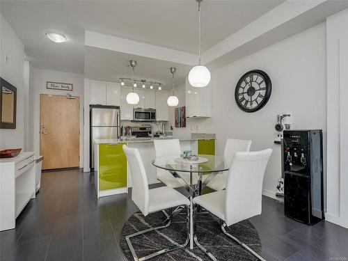 321-2871 Jacklin Rd, Langford, BC - Indoor Photo Showing Dining Room