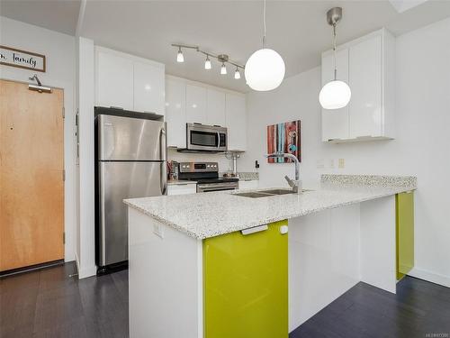 321-2871 Jacklin Rd, Langford, BC - Indoor Photo Showing Kitchen With Stainless Steel Kitchen With Upgraded Kitchen