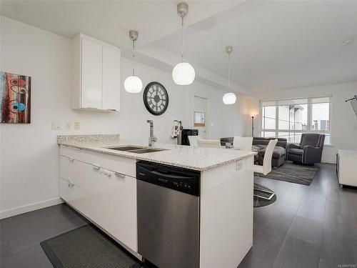 321-2871 Jacklin Rd, Langford, BC - Indoor Photo Showing Kitchen With Double Sink