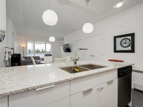 321-2871 Jacklin Rd, Langford, BC - Indoor Photo Showing Kitchen With Double Sink