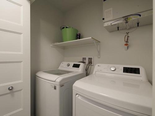 Salle de lavage - 205-6400 Rue De Chambéry, Brossard, QC - Indoor Photo Showing Laundry Room