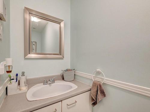 Powder room - 465 Boul. Bellerose E., Laval (Auteuil), QC - Indoor Photo Showing Bathroom