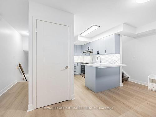 401-415 Jarvis St, Toronto, ON - Indoor Photo Showing Kitchen