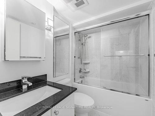 401-415 Jarvis St, Toronto, ON - Indoor Photo Showing Bathroom