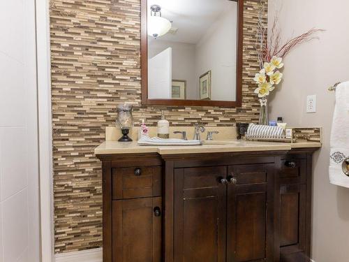 Powder room - 12325 Rue Maurice-Séguin, Montréal (Rivière-Des-Prairies/Pointe-Aux-Trembles), QC - Indoor Photo Showing Bathroom