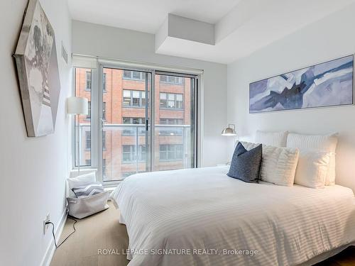 324-30 Nelson St, Toronto, ON - Indoor Photo Showing Bedroom