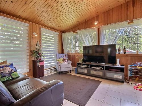 Veranda - 3 Rue Brochu, Adstock, QC - Indoor Photo Showing Living Room