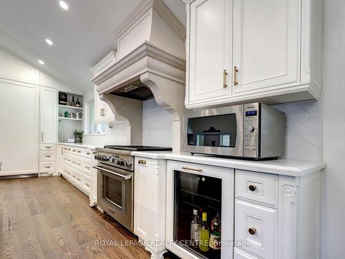 8 Bell Royal Crt, Toronto, ON - Indoor Photo Showing Kitchen