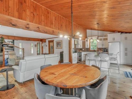 Overall view - 84 Ch. De La Source, Val-Des-Monts, QC - Indoor Photo Showing Kitchen