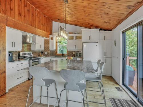 Kitchen - 84 Ch. De La Source, Val-Des-Monts, QC - Indoor