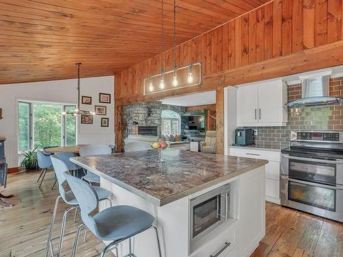 Kitchen - 84 Ch. De La Source, Val-Des-Monts, QC - Indoor Photo Showing Kitchen With Upgraded Kitchen