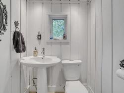 Powder room - 