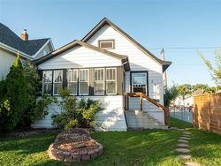 343 Polson AVE  Winnipeg, MB R2W 0N3