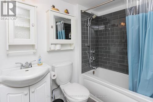 1403 Crystal Lake Road, Galway-Cavendish And Harvey, ON - Indoor Photo Showing Bathroom