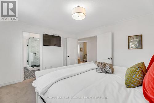 380 Wood Duck Lane, Newmarket, ON - Indoor Photo Showing Bedroom