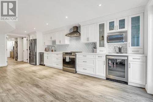 380 Wood Duck Lane, Newmarket, ON - Indoor Photo Showing Kitchen