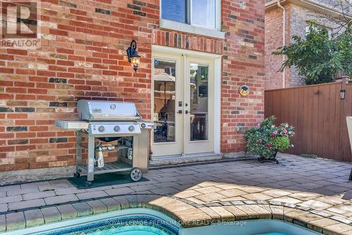 380 Wood Duck Lane, Newmarket, ON - Outdoor With In Ground Pool