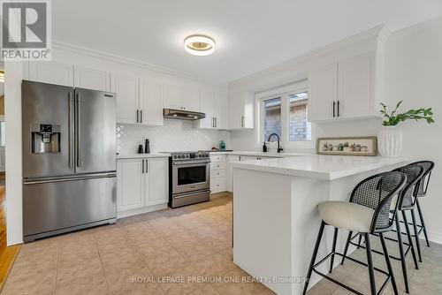 380 Wood Duck Lane, Newmarket, ON - Indoor Photo Showing Kitchen With Upgraded Kitchen