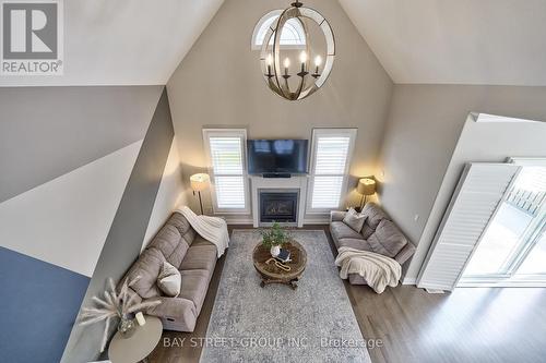 1031 Quarry Drive, Innisfil, ON - Indoor Photo Showing Living Room With Fireplace