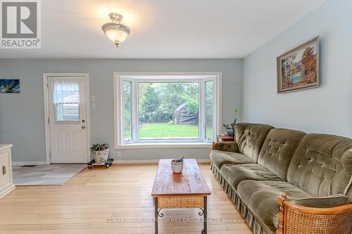 755 Happy Vale Drive, Innisfil, ON - Indoor Photo Showing Living Room