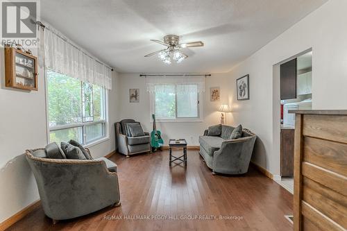 755 Happy Vale Drive, Innisfil, ON - Indoor Photo Showing Living Room