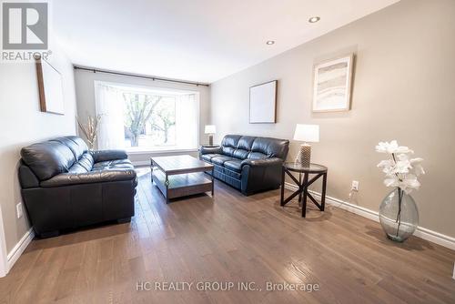 2 Carpenter Court, Markham, ON - Indoor Photo Showing Living Room