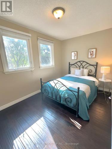 2 Carpenter Court, Markham, ON - Indoor Photo Showing Bedroom