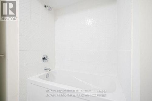 15 Mace Avenue, Richmond Hill, ON - Indoor Photo Showing Bathroom