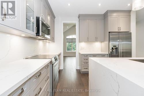 13 Fawndale Crescent, Wasaga Beach, ON - Indoor Photo Showing Kitchen