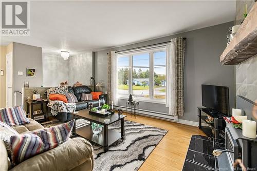 41 Route 933, Grand-Barachois, NB - Indoor Photo Showing Living Room