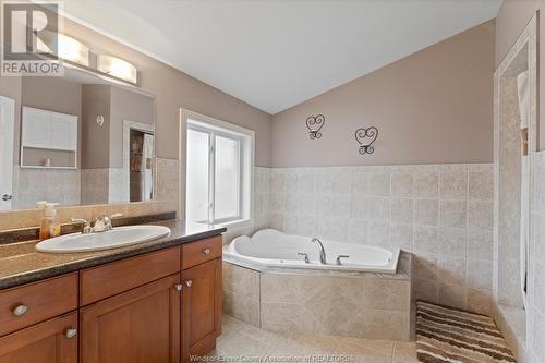 255 Golfview Drive, Amherstburg, ON - Indoor Photo Showing Bathroom