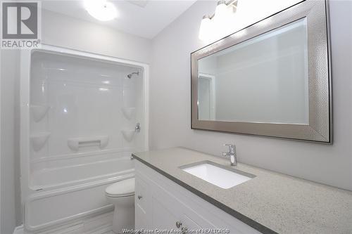 3559 Hallee, Windsor, ON - Indoor Photo Showing Bathroom