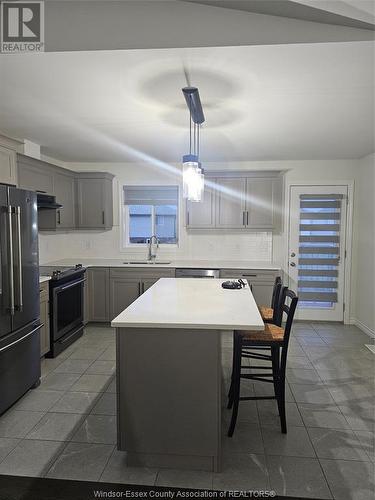 387 Mulberry Lane, Lakeshore, ON - Indoor Photo Showing Kitchen