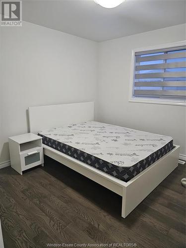 387 Mulberry Lane, Lakeshore, ON - Indoor Photo Showing Bedroom