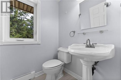 876 Russett Drive, Arnprior, ON - Indoor Photo Showing Bathroom